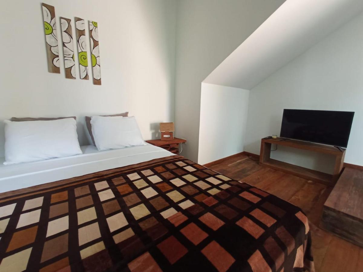 La Luciernaga Big Creek Bed & Breakfast Bocas del Toro Exterior photo